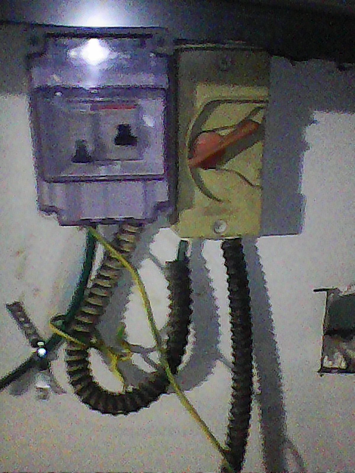 פחת והארקה צמודים.jpg